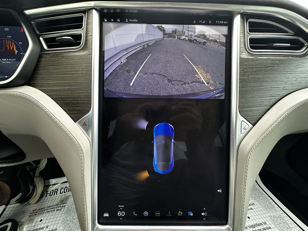 2015 Tesla Model S Image 12