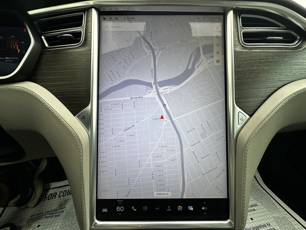 2015 Tesla Model S Image 13