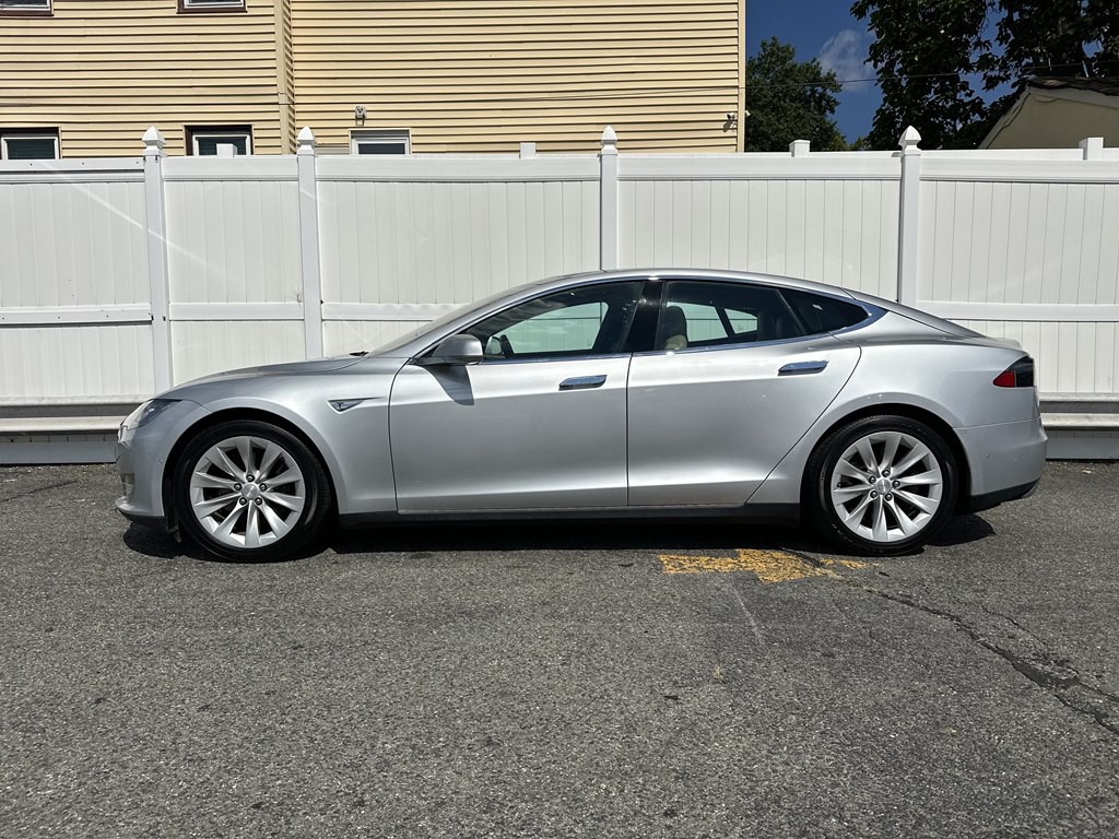 2016 Tesla Model S Image 4