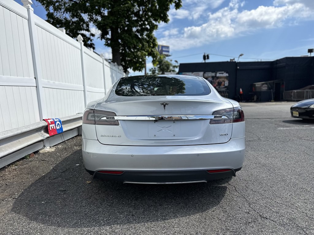 2016 Tesla Model S Image 6
