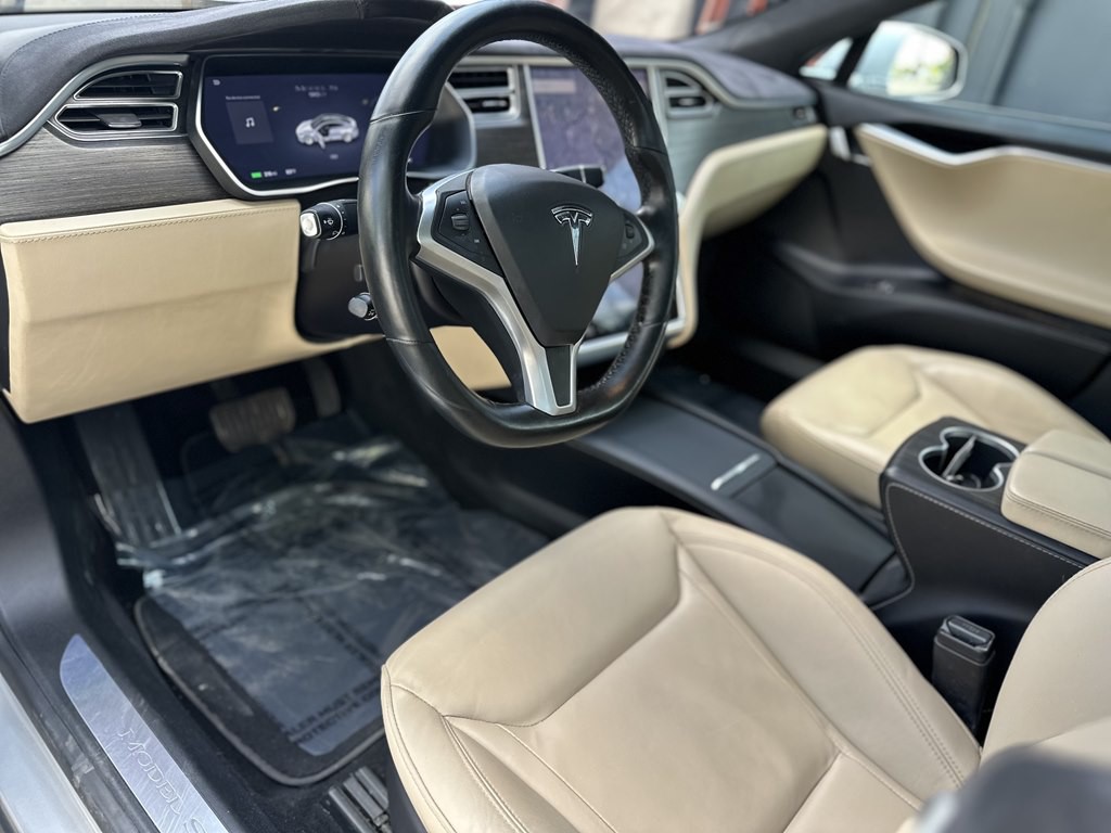 2016 Tesla Model S Image 10