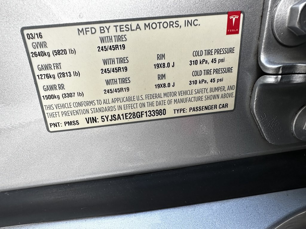 2016 Tesla Model S Image 16