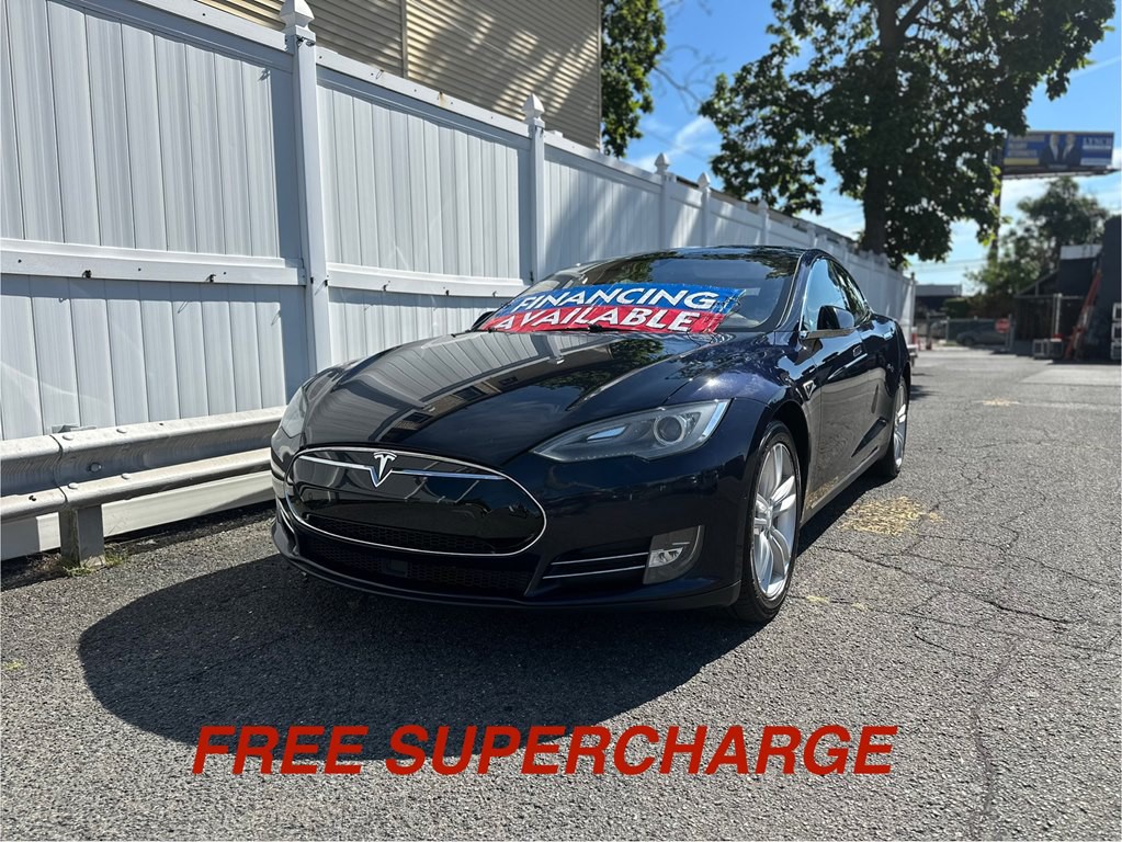 2014 Tesla Model S Image 1