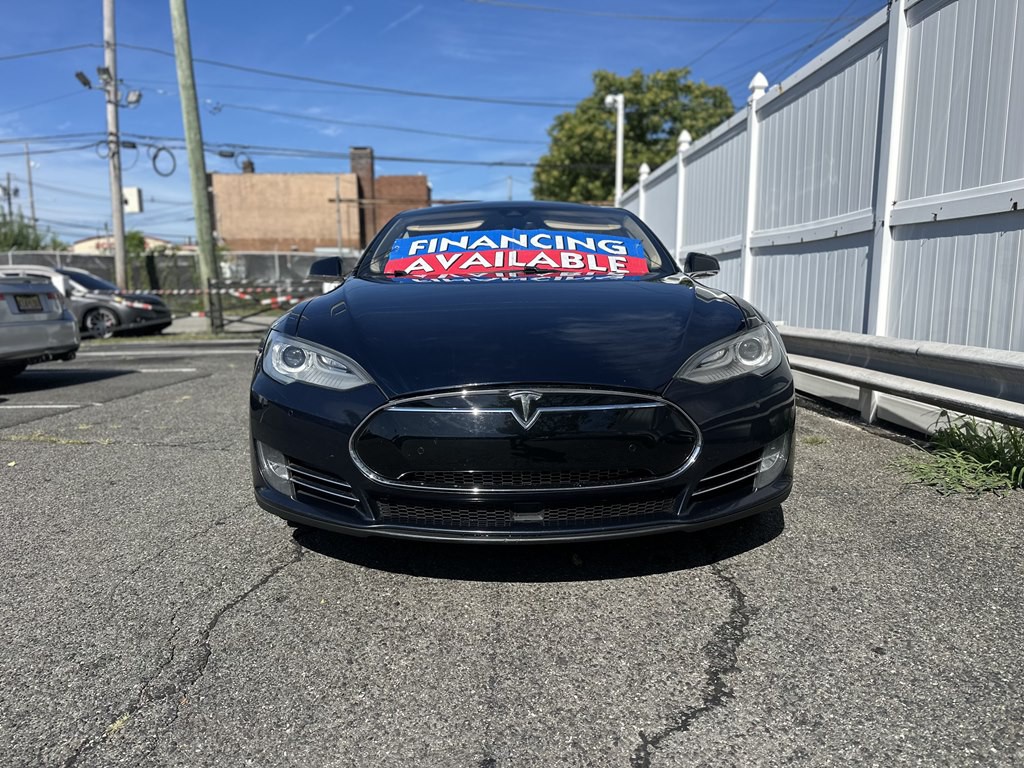 2014 Tesla Model S Image 2