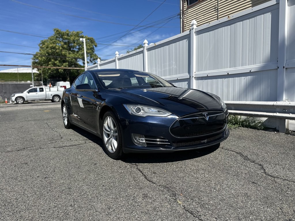 2014 Tesla Model S Image 3