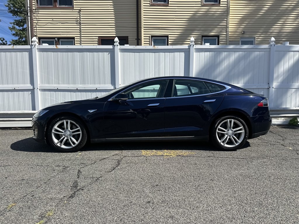2014 Tesla Model S Image 4