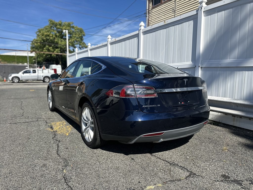 2014 Tesla Model S Image 5
