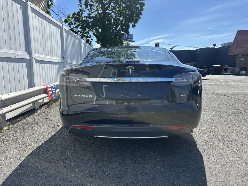 2014 Tesla Model S Image 6