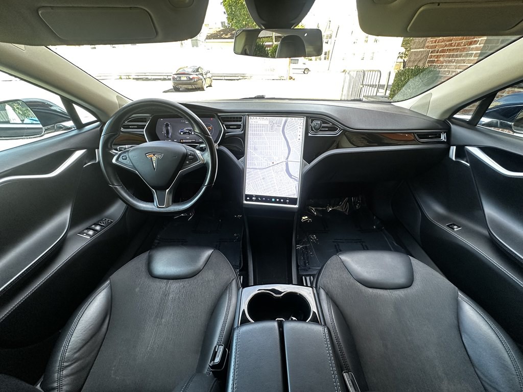 2014 Tesla Model S Image 9