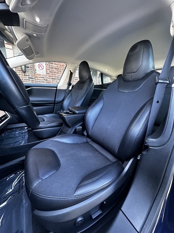 2014 Tesla Model S Image 13