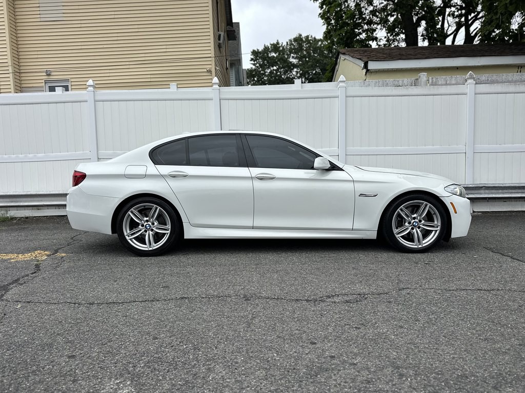 2013 BMW 5 Series Image 8