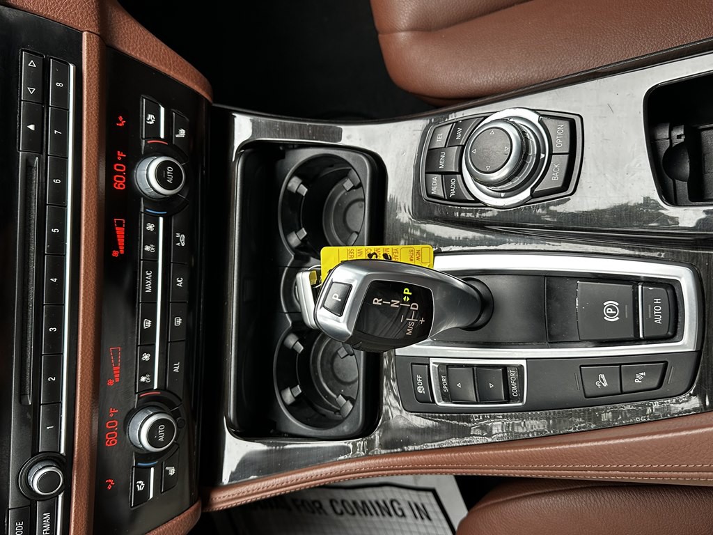 2013 BMW 5 Series Image 12