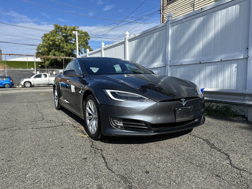 2017 Tesla Model S Image 3