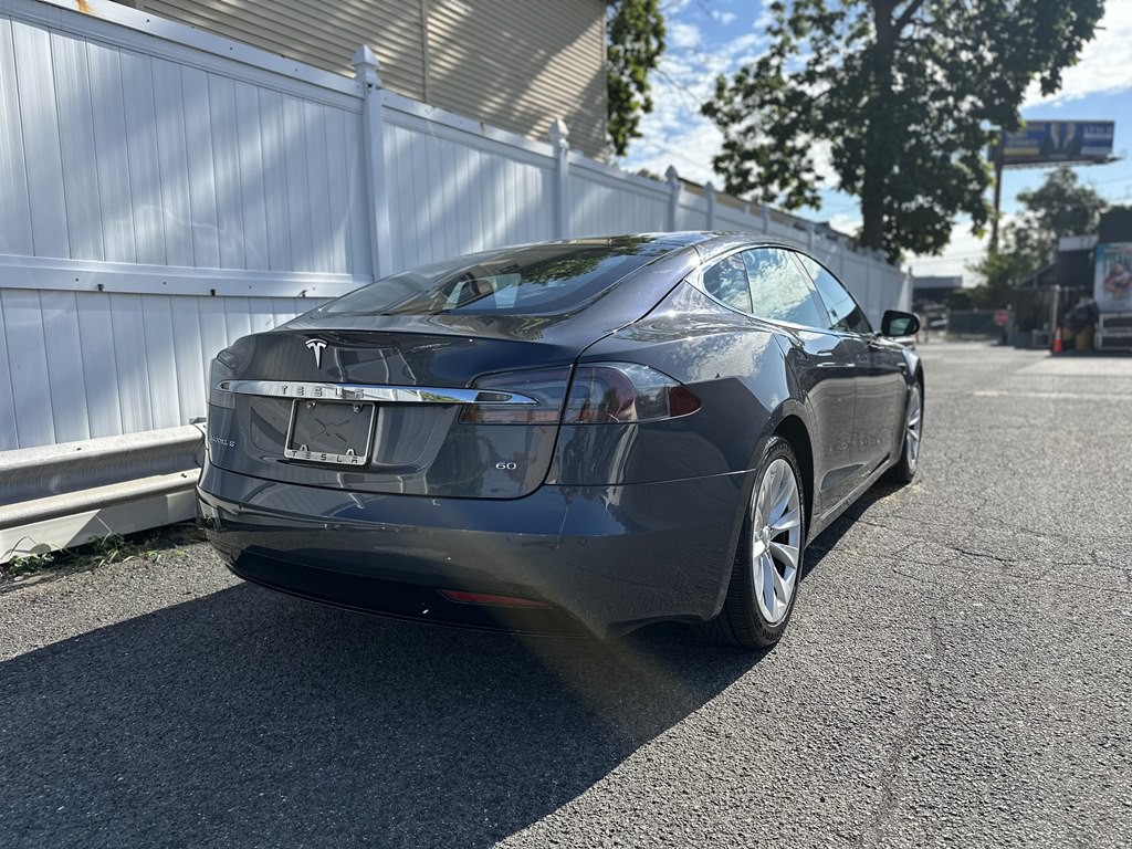 2017 Tesla Model S Image 7