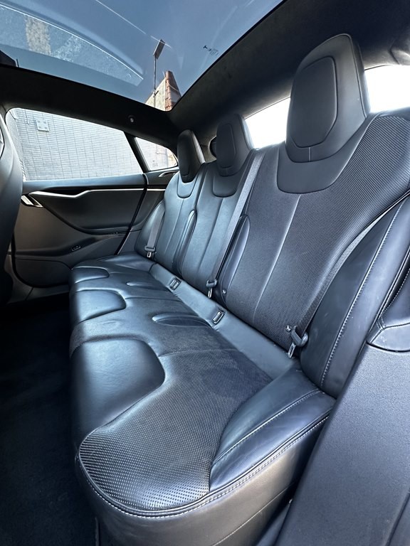2017 Tesla Model S Image 15