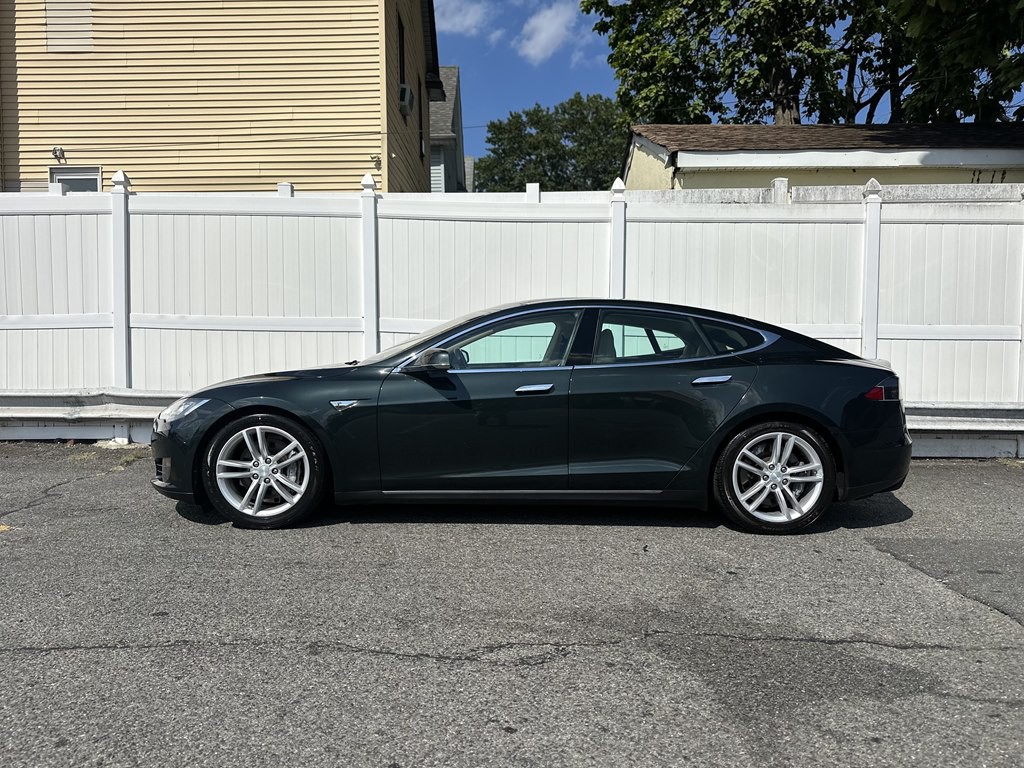 2013 Tesla Model S Image 4