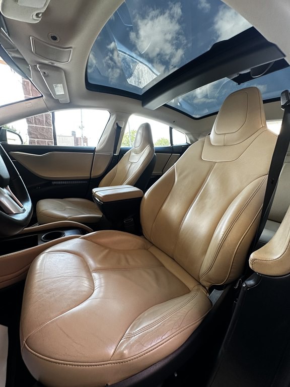 2013 Tesla Model S Image 14