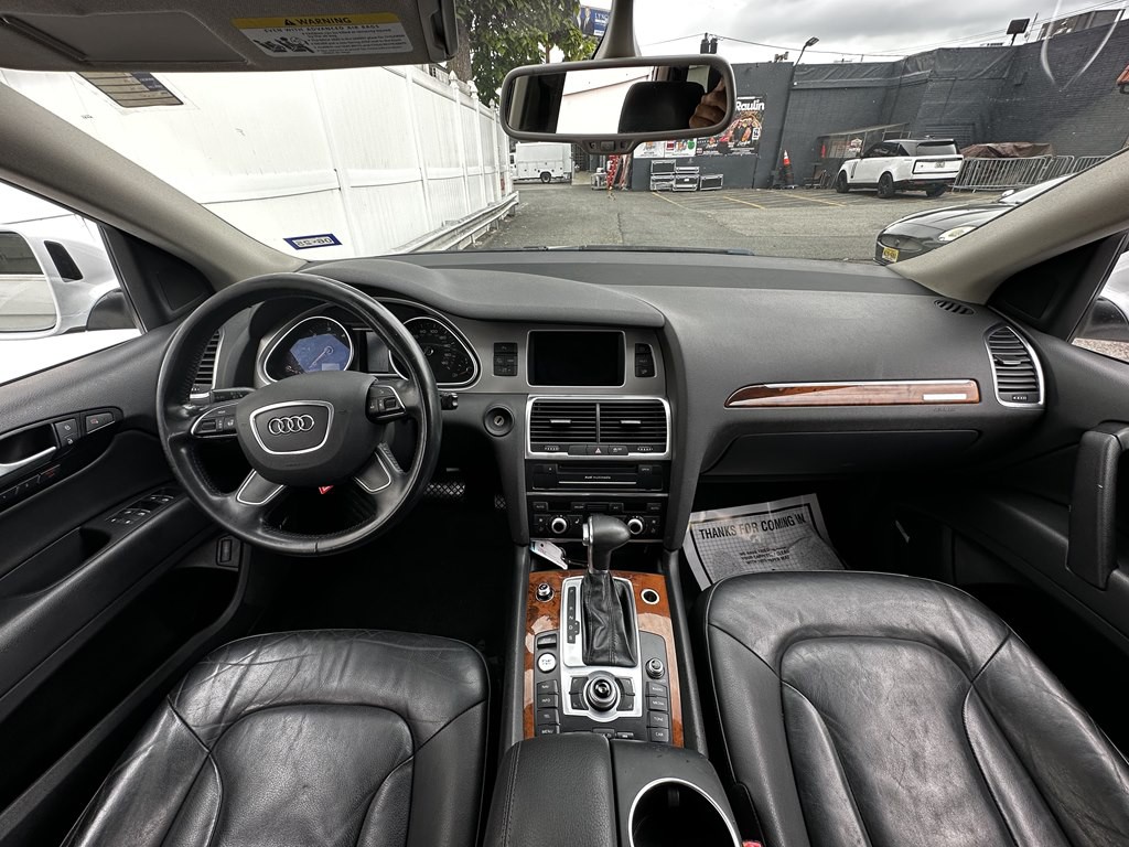 2015 Audi Q7 Image 9