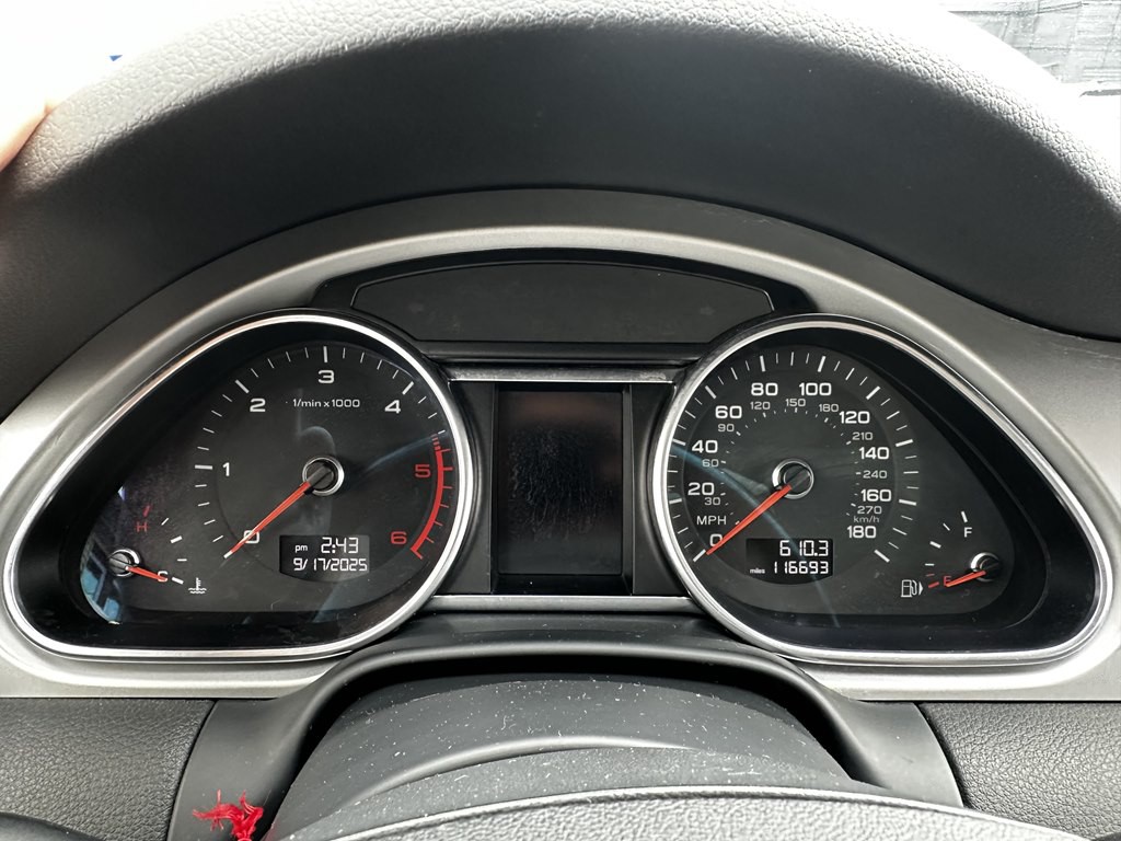2015 Audi Q7 Image 11