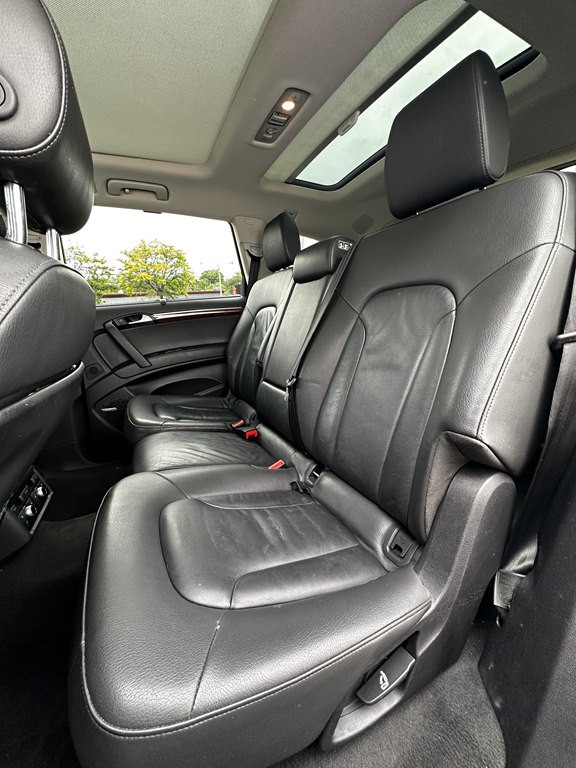 2015 Audi Q7 Image 16