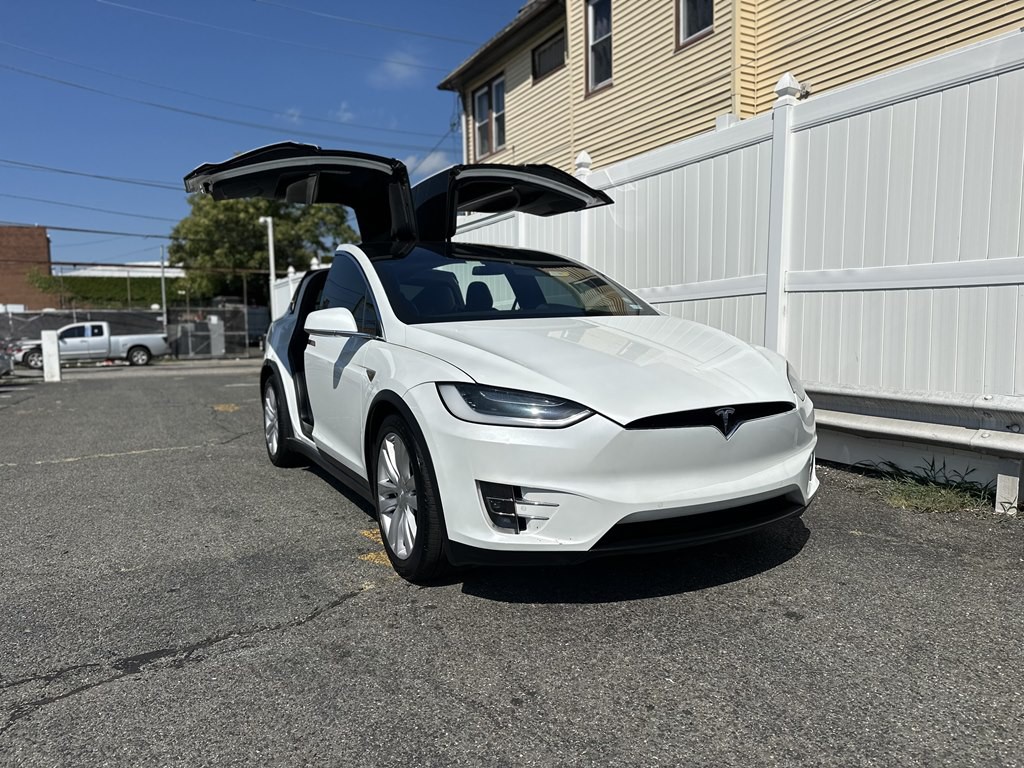 2016 Tesla Model X Image 3