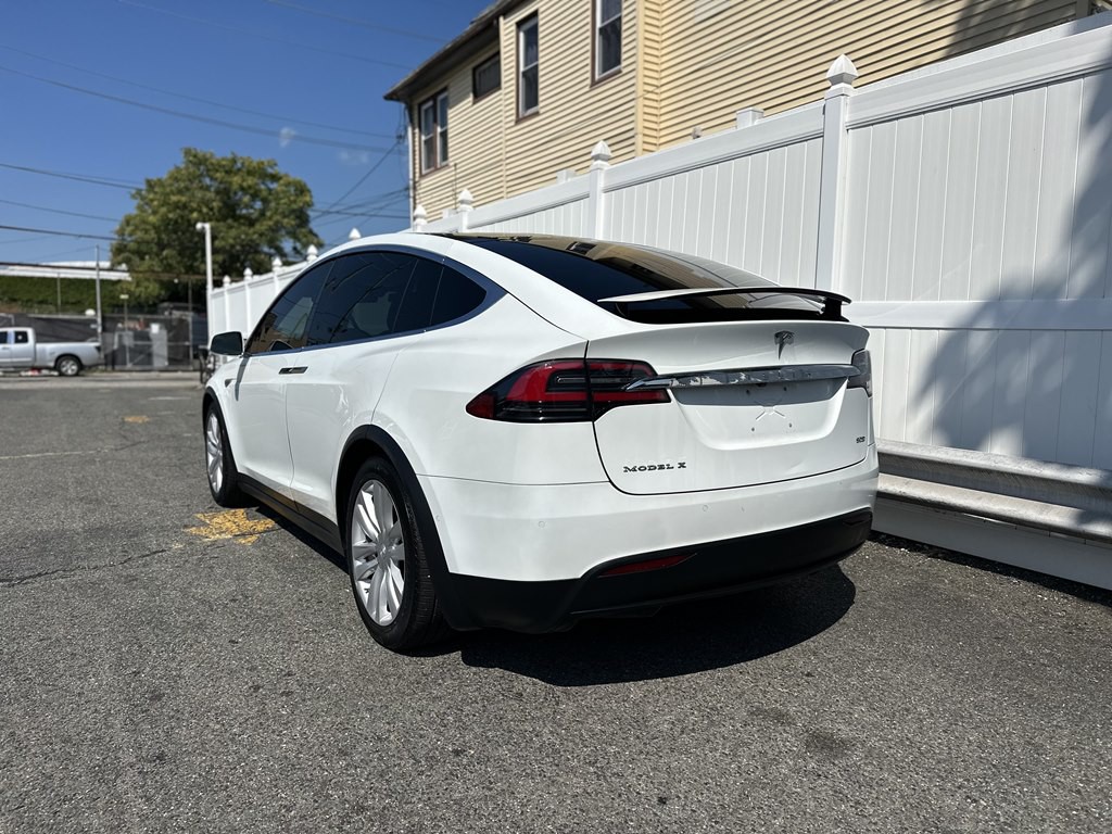 2016 Tesla Model X Image 5