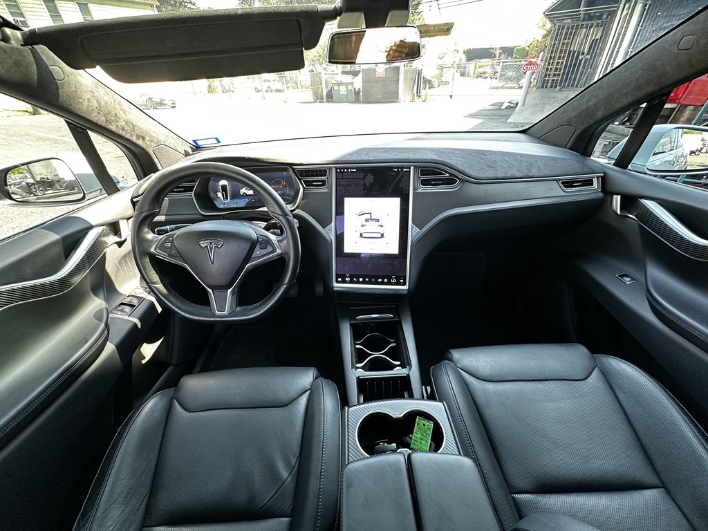 2016 Tesla Model X Image 9
