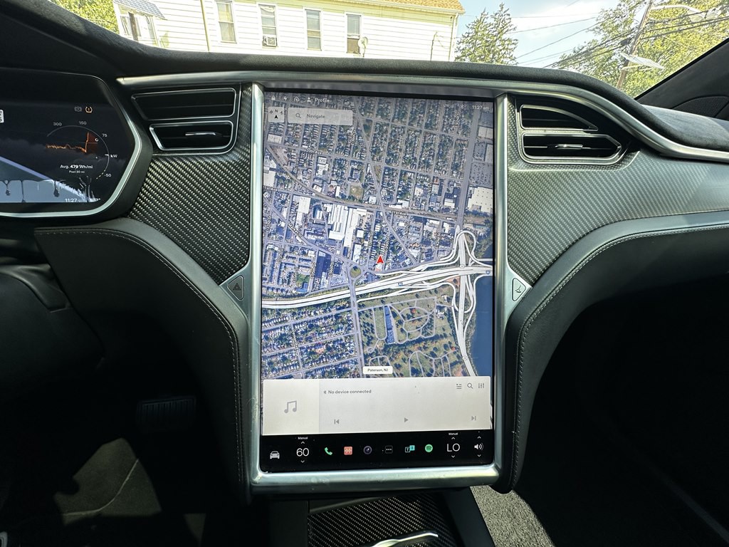 2016 Tesla Model X Image 11