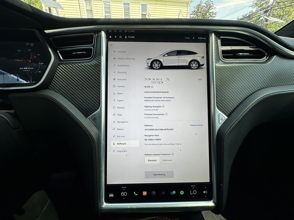 2016 Tesla Model X Image 12