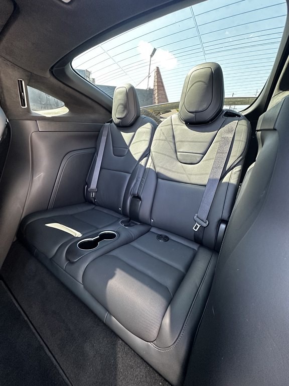 2016 Tesla Model X Image 16