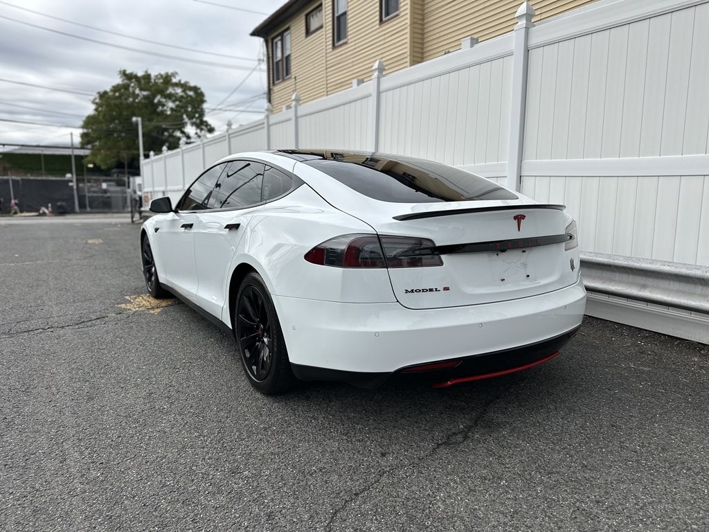 2015 Tesla Model S Image 5