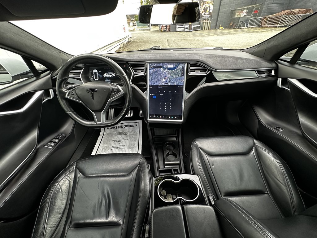2015 Tesla Model S Image 9