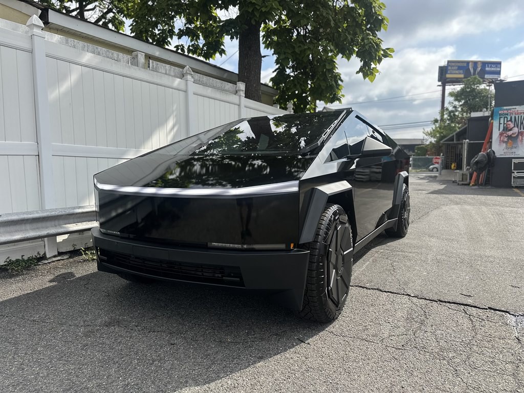 2024 Tesla Cybertruck Image 1