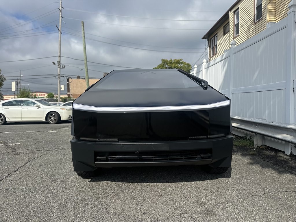 2024 Tesla Cybertruck Image 2