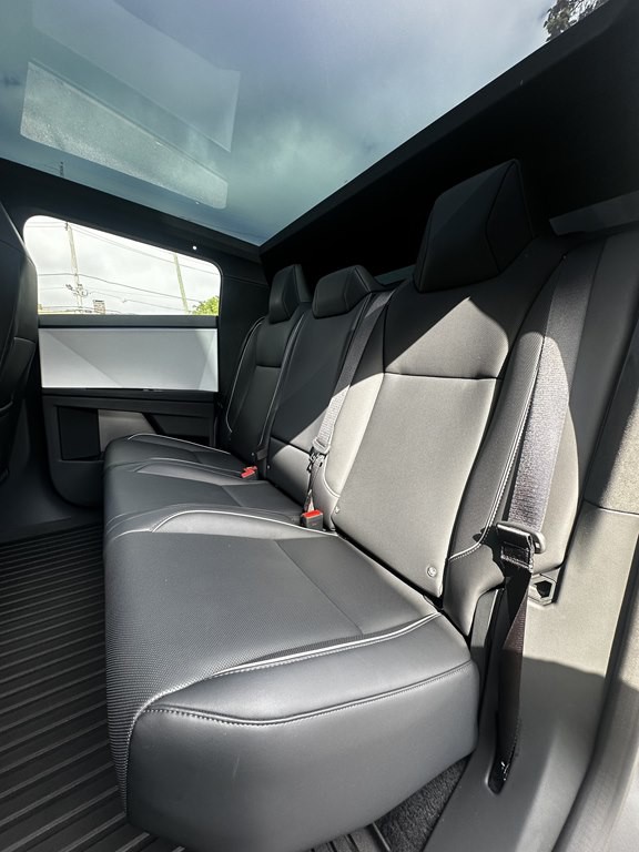 2024 Tesla Cybertruck Image 17