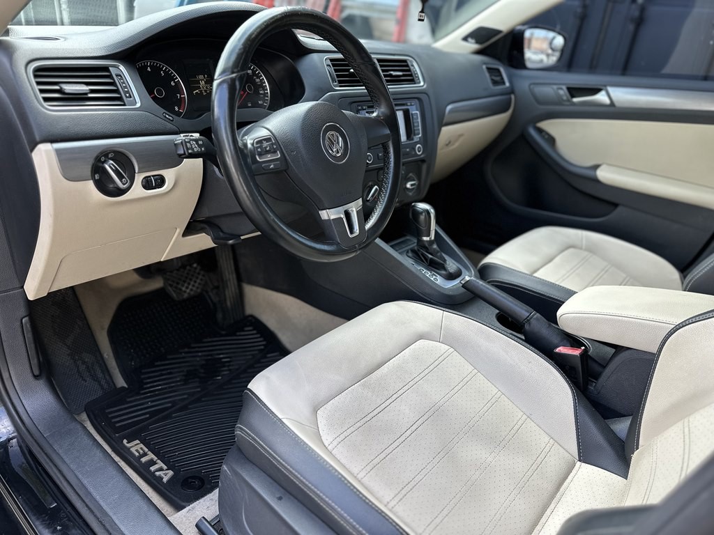 2013 Volkswagen Jetta Image 10