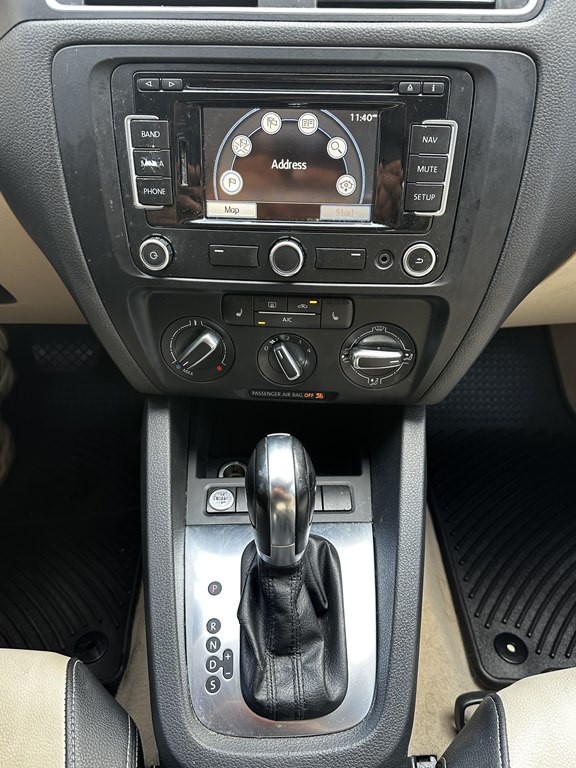 2013 Volkswagen Jetta Image 12