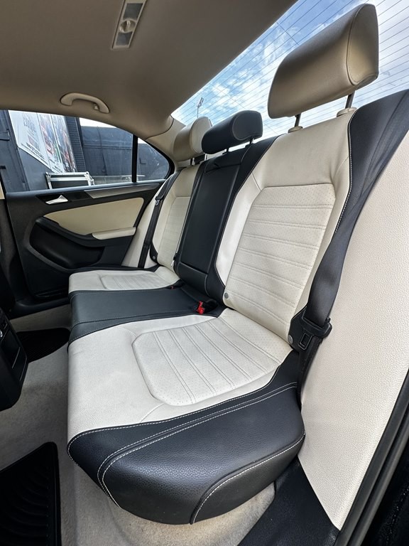 2013 Volkswagen Jetta Image 15