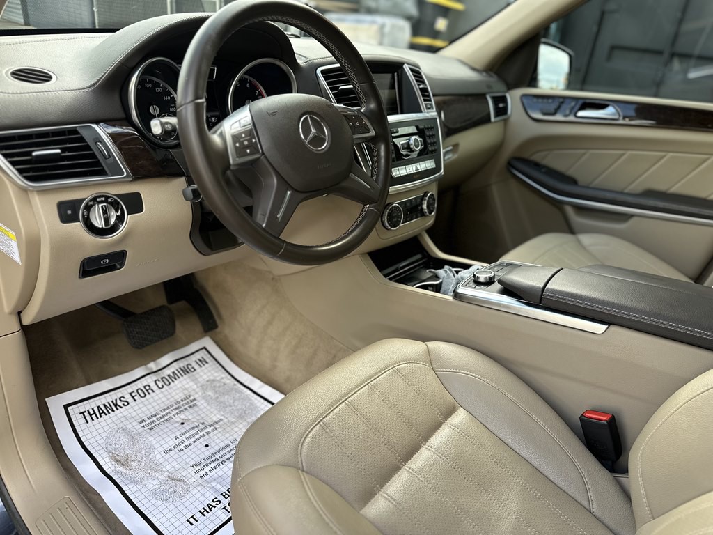 2013 Mercedes-Benz GL-Class Image 10