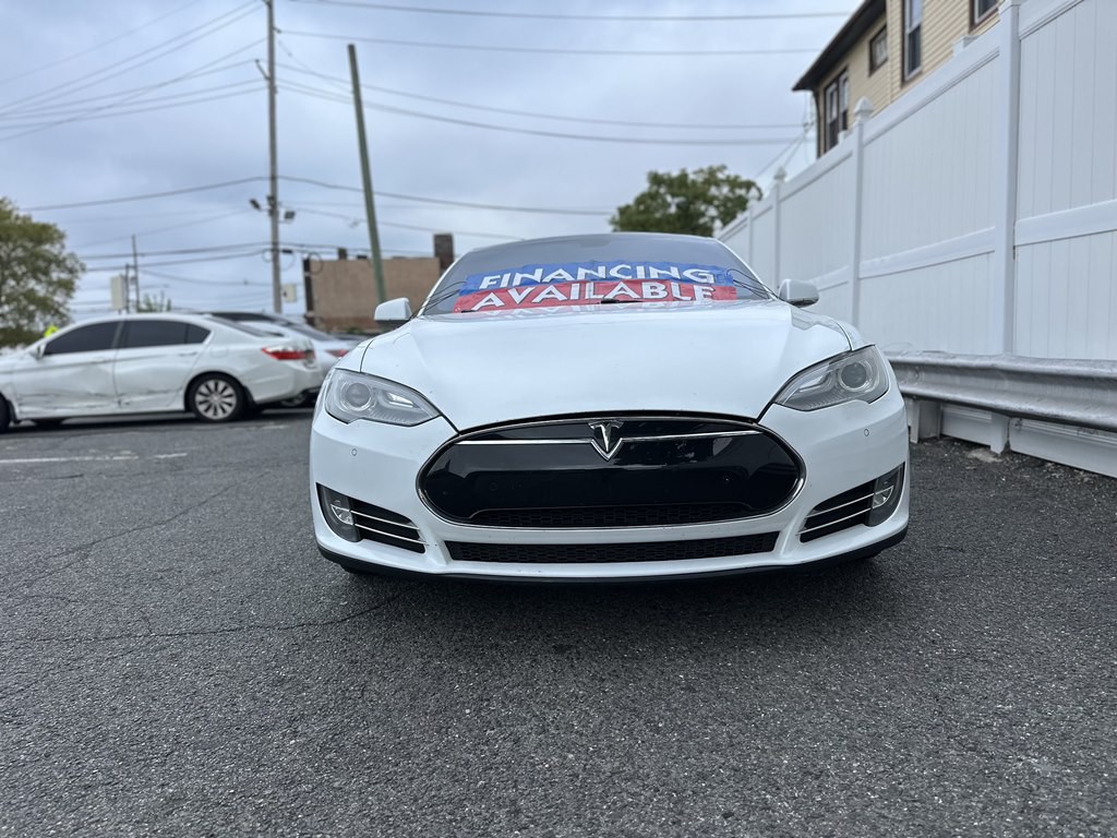 2014 Tesla Model S Image 2