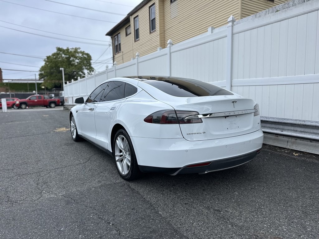 2014 Tesla Model S Image 5
