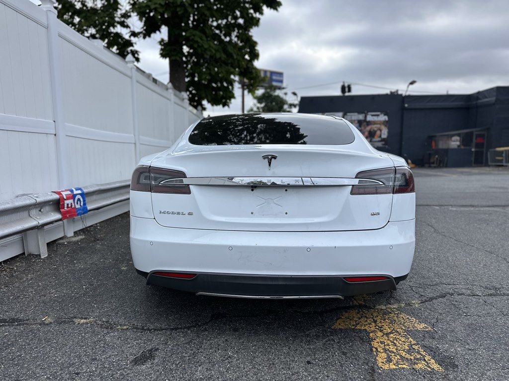 2014 Tesla Model S Image 6