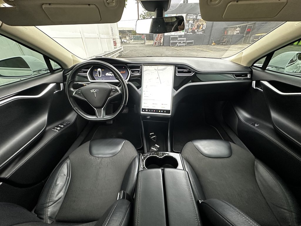 2014 Tesla Model S Image 9