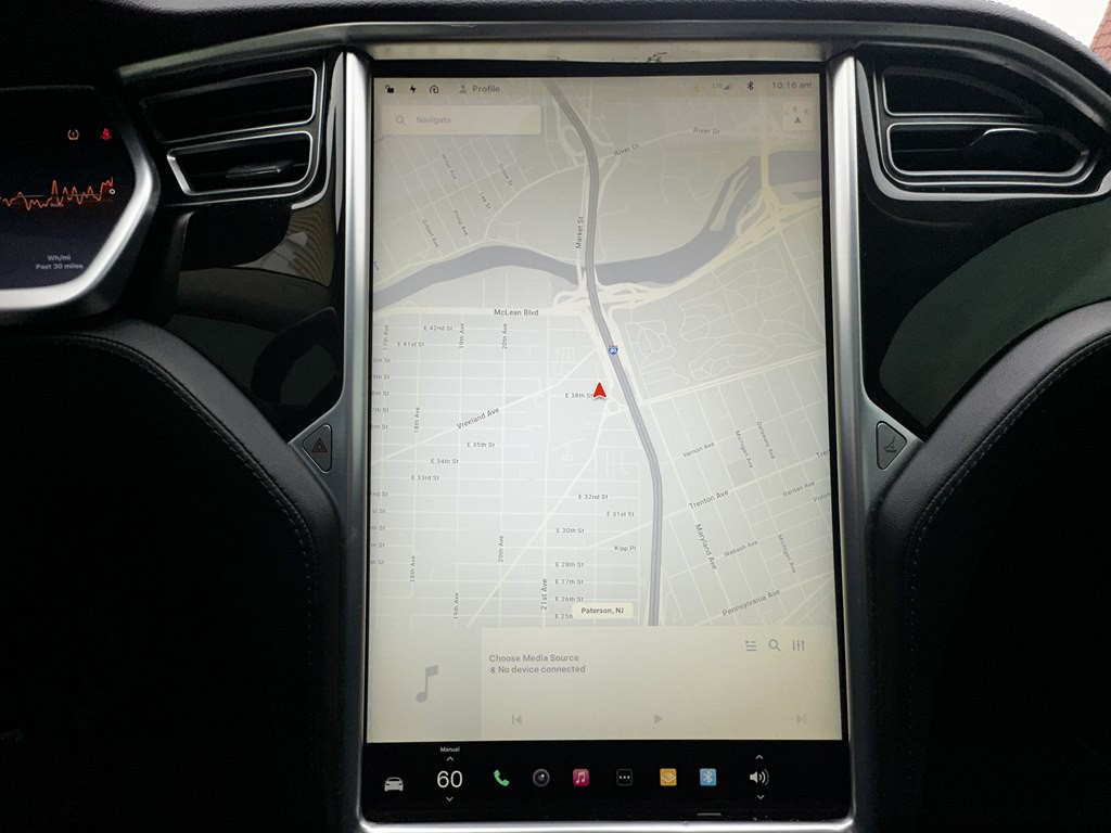 2014 Tesla Model S Image 12