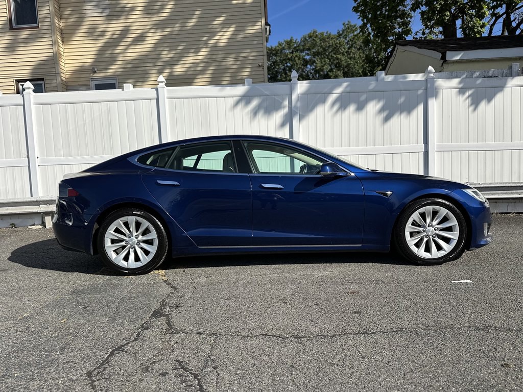 2017 Tesla Model S Image 8