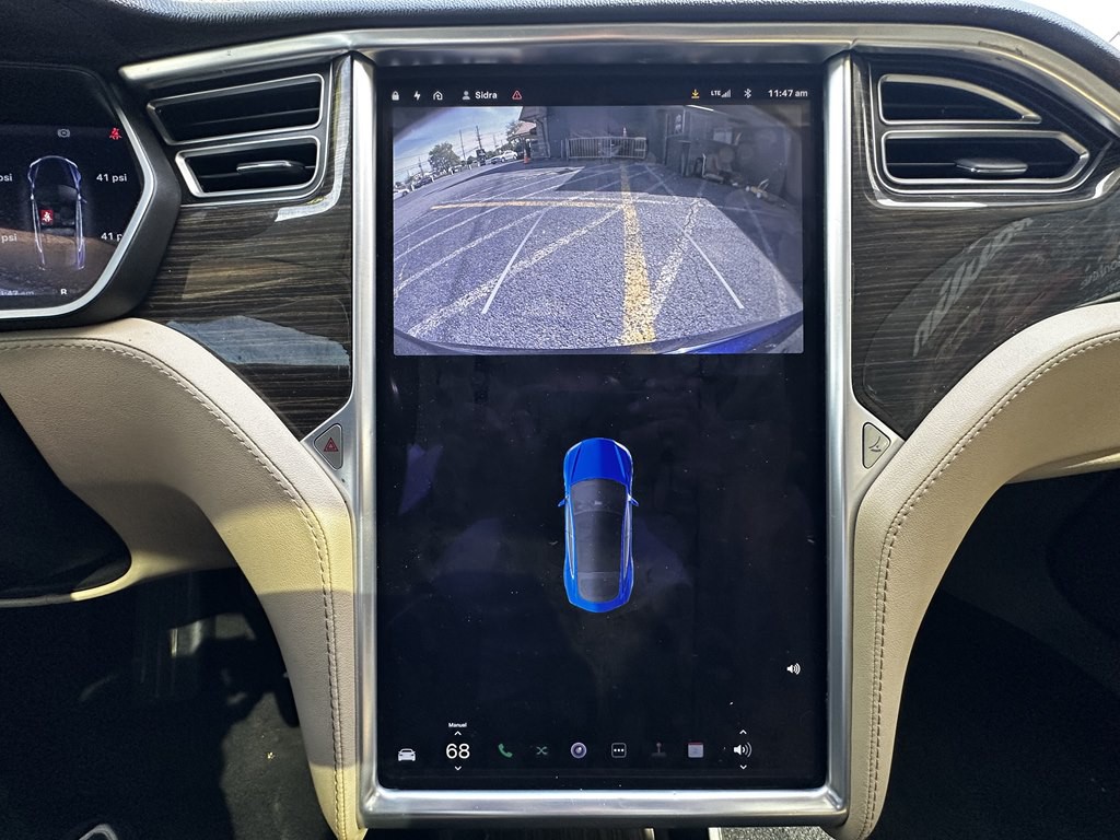 2015 Tesla Model S Image 12