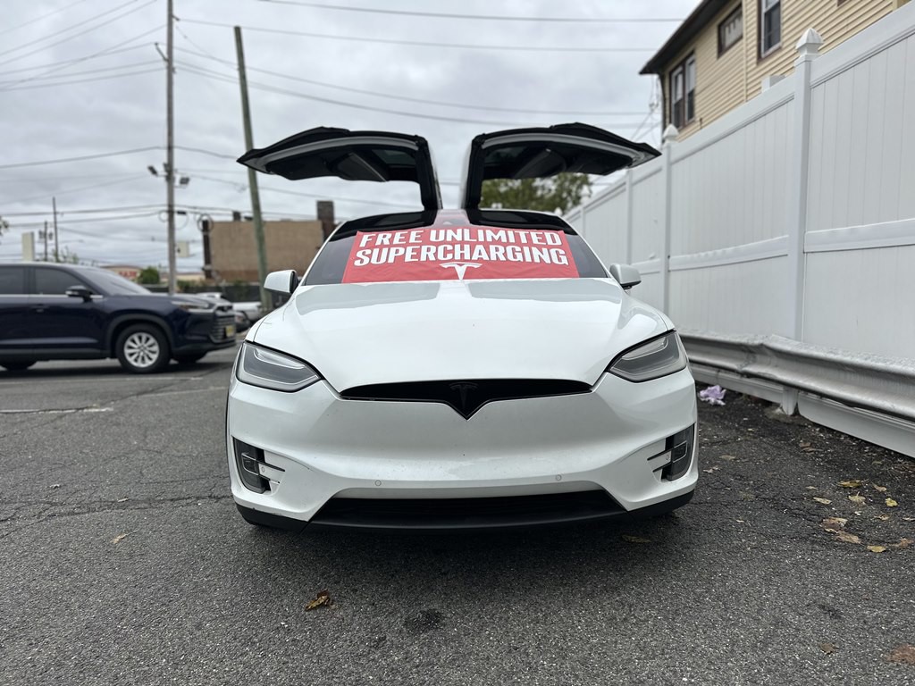2016 Tesla Model X Image 2