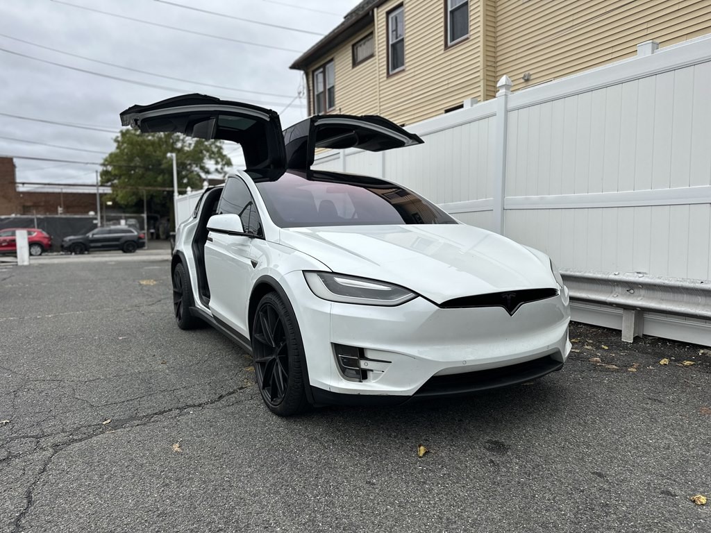 2016 Tesla Model X Image 3