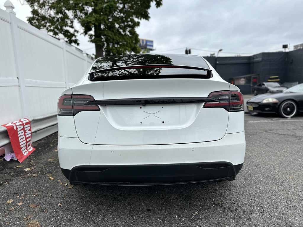2016 Tesla Model X Image 6