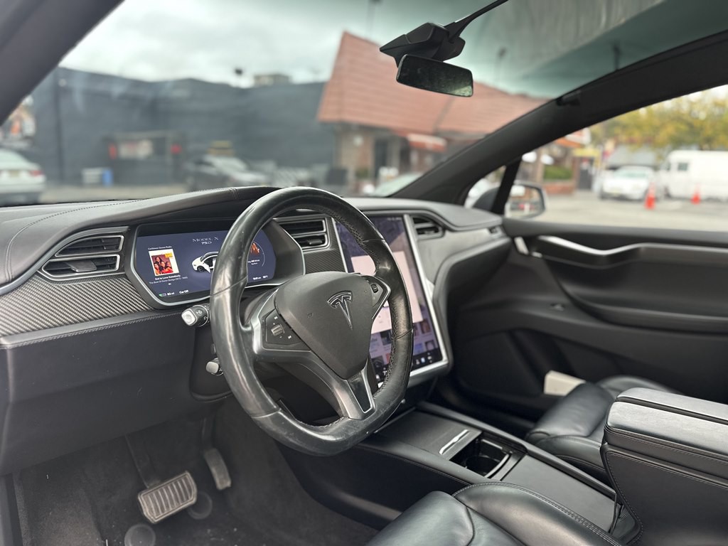 2016 Tesla Model X Image 9